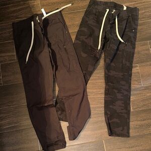 Vuori Women’s  Ripstop Black and Camouflage Pants. Size XS